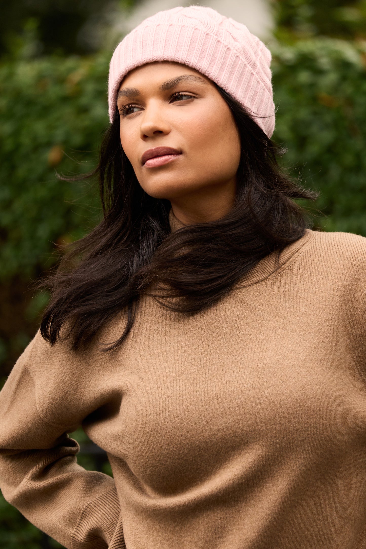 Pink Cable knit beanie in merino wool, cashmere blend