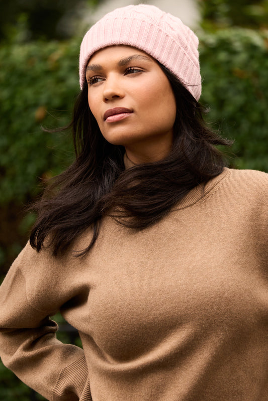 Pink Cable knit beanie in merino wool, cashmere blend